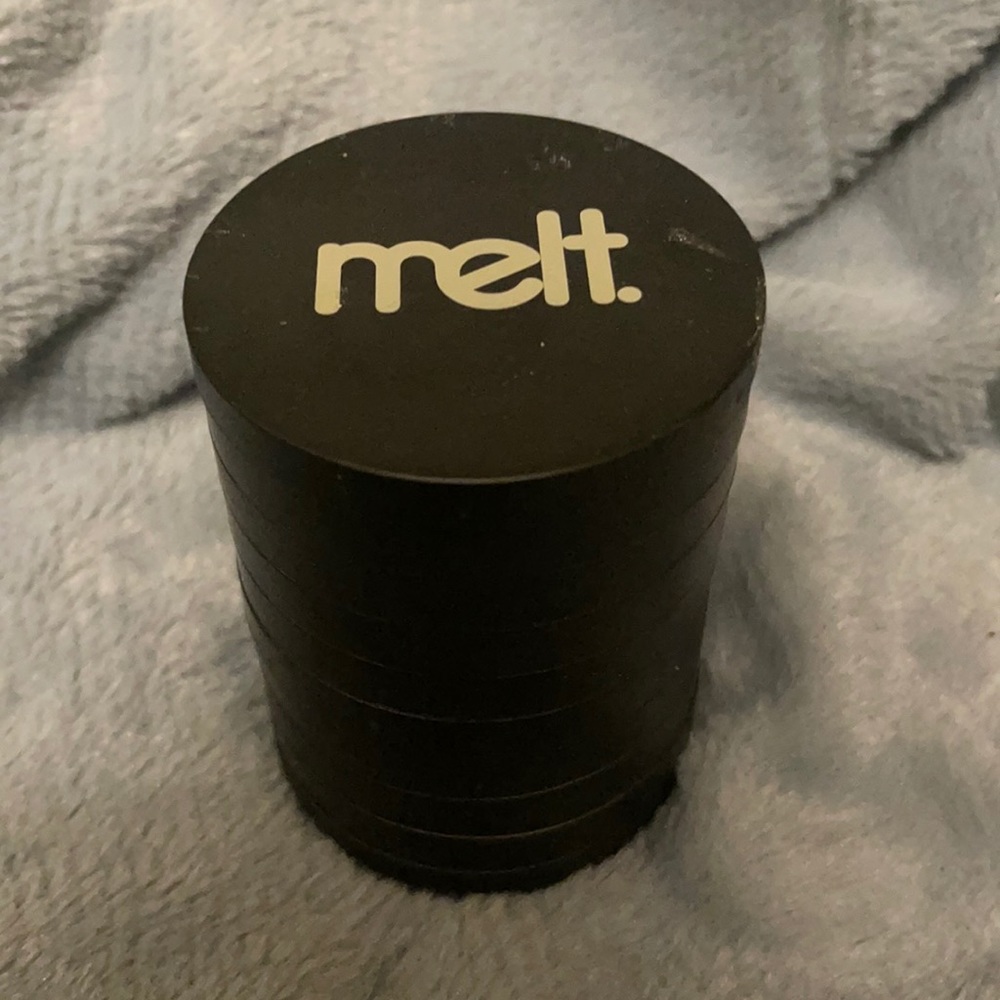 Melt RUST & SHE’S IN PARTIES stacks